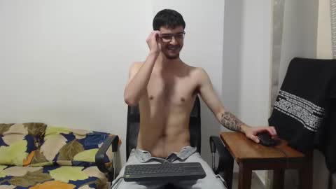 Snapshot of aleex_miller chatting on 10.28.25 aleex_miller online show from 10.28.25