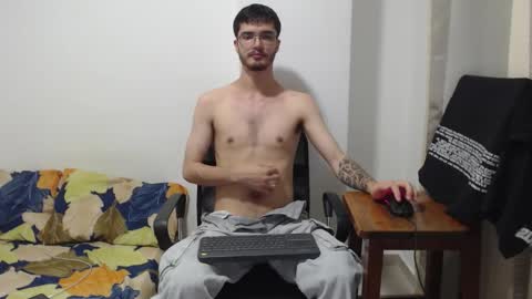 Snapshot of aleex_miller chatting on 10.29.25 aleex_miller online show from 10.29.25