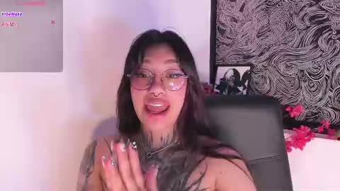 Snapshot of aleja_5 chatting on 06.18.26 Ale online show from 06.18.26