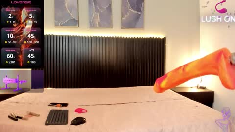 Snapshot of aleja__slav3 chatting on 10.14.25 aleja__slav3 online show from 10.14.25