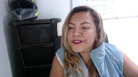 Snapshot of aleja_lollipop chatting on 05.29.26 Aleja online show from 05.29.26