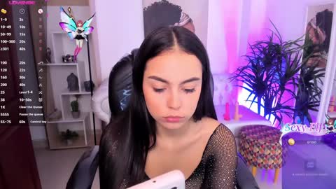 Alejandra online show from 01.04.25
