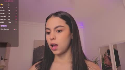 Snapshot of alejaa___ chatting on 10.13.25 Alejandra online show from 10.13.25