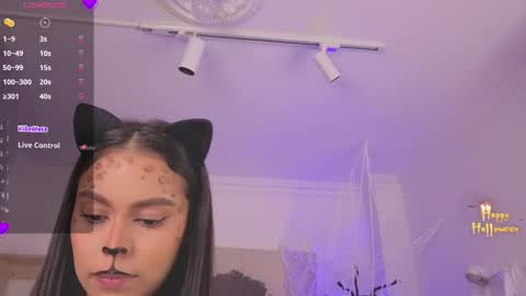 Snapshot of alejaa___ chatting on 10.31.25 Alejandra online show from 10.31.25