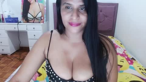 Alejandra --independent model online show from 12.28.24