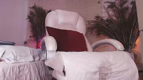 Snapshot of alejalatinhot chatting on 03.10.25 Alejandra online show from 03.10.25