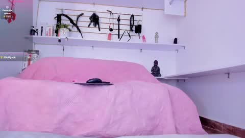 Alejandra online show from 02.25.25