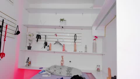 Alejandra online show from 10.31.25