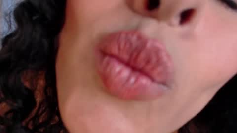 Snapshot of alejandraray chatting on 07.29.26 Danna Ray online show from 07.29.26
