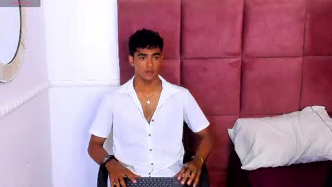 Snapshot of alejandro_williams chatting on 07.18.26 Alejandro williams online show from 07.18.26