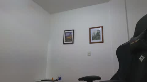 Snapshot of alejandroo_7 chatting on 12.21.24 alejandroo_7 online show from 12.21.24