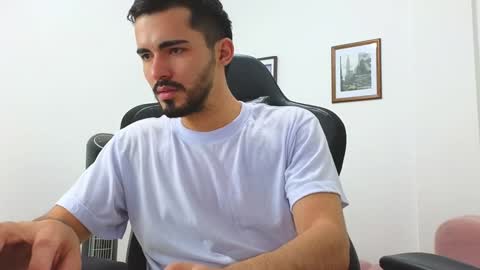 Snapshot of alejandroo_7 chatting on 12.28.24 alejandroo_7 online show from 12.28.24