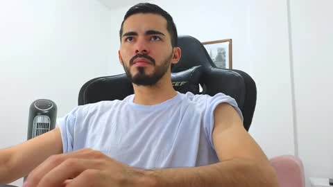 Snapshot of alejandroo_7 chatting on 12.30.24 alejandroo_7 online show from 12.30.24