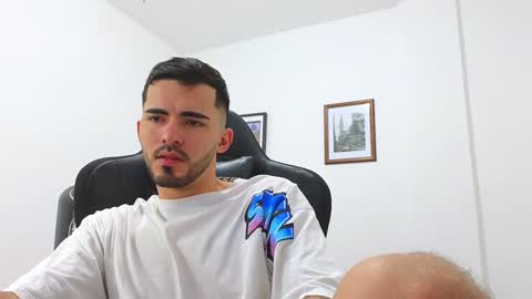 Snapshot of alejandroo_7 chatting on 01.01.25 alejandroo_7 online show from 01.01.25