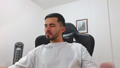 Snapshot of alejandroo_7 chatting on 01.07.25 alejandroo_7 online show from 01.07.25