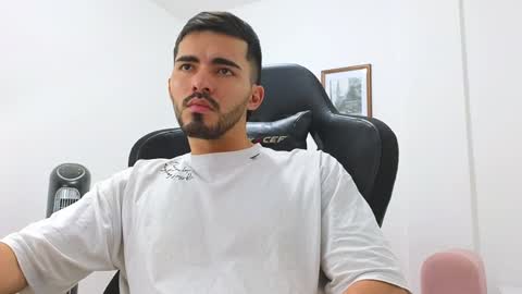 Snapshot of alejandroo_7 chatting on 01.07.25 alejandroo_7 online show from 01.07.25