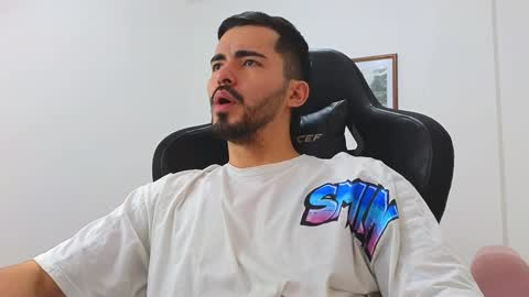 Snapshot of alejandroo_7 chatting on 01.13.25 alejandroo_7 online show from 01.13.25