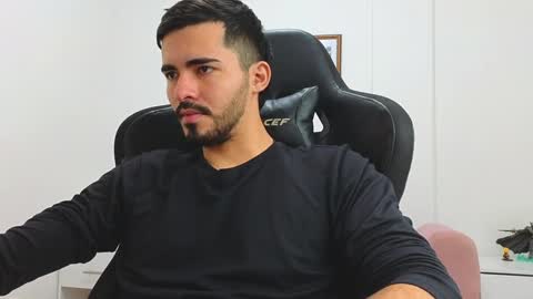 Snapshot of alejandroo_7 chatting on 01.14.25 alejandroo_7 online show from 01.14.25