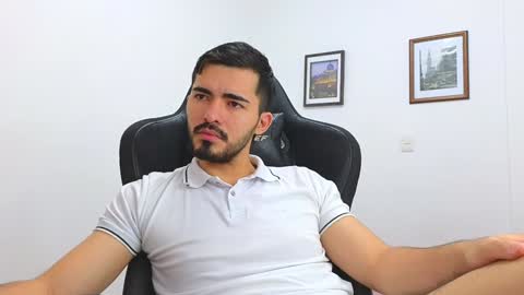 Snapshot of alejandroo_7 chatting on 01.18.25 alejandroo_7 online show from 01.18.25