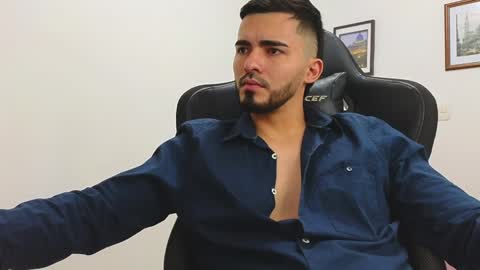 Snapshot of alejandroo_7 chatting on 01.21.25 alejandroo_7 online show from 01.21.25