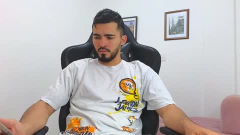 Snapshot of alejandroo_7 chatting on 02.01.25 alejandroo_7 online show from 02.01.25