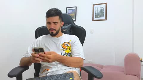 Snapshot of alejandroo_7 chatting on 02.01.25 alejandroo_7 online show from 02.01.25