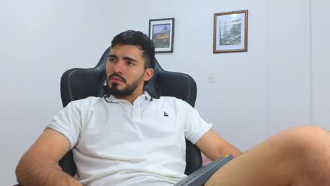 Snapshot of alejandroo_7 chatting on 02.08.25 alejandroo_7 online show from 02.08.25