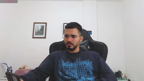 Snapshot of alejandroo_7 chatting on 09.26.25 alejandroo_7 online show from 09.26.25