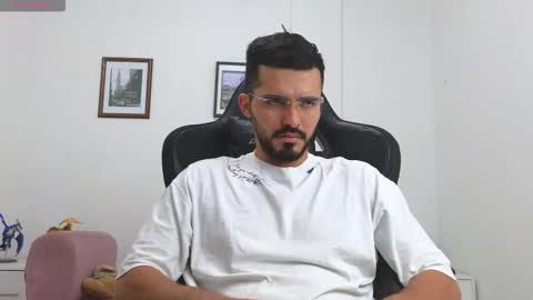 Snapshot of alejandroo_7 chatting on 09.27.25 alejandroo_7 online show from 09.27.25