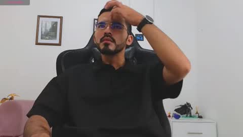 Snapshot of alejandroo_7 chatting on 10.11.25 alejandroo_7 online show from 10.11.25