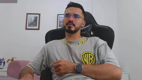 Snapshot of alejandroo_7 chatting on 10.15.25 alejandroo_7 online show from 10.15.25