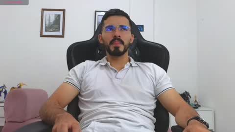 Snapshot of alejandroo_7 chatting on 10.23.25 alejandroo_7 online show from 10.23.25