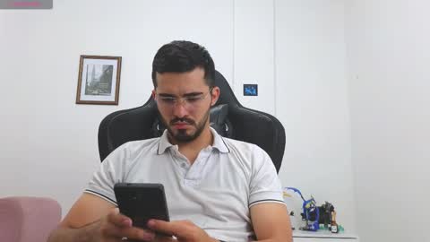 Snapshot of alejandroo_7 chatting on 10.31.25 alejandroo_7 online show from 10.31.25