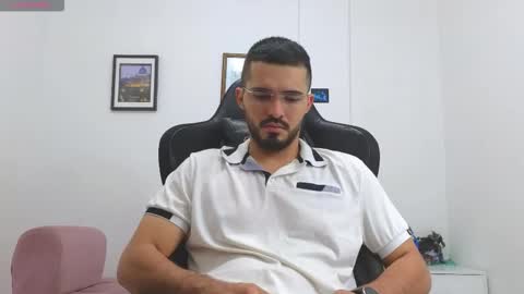 alejandroo_7 online show from 12.13.25