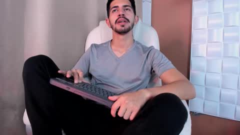 Alejo  online show from 10.15.25