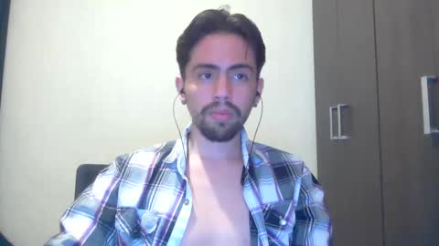 Snapshot of alejo_shy chatting on 12.12.24 alejo_shy online show from 12.12.24