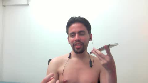 Snapshot of alejo_shy chatting on 01.11.25 alejo_shy online show from 01.11.25