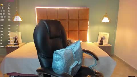 ALejoo Saenz online show from 10.19.25