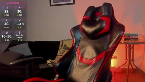 Snapshot of alekblake chatting on 09.30.25 Alek online show from 09.30.25