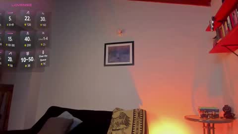 Snapshot of alekblake chatting on 10.11.25 Alek online show from 10.11.25