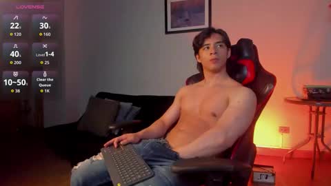 Snapshot of alekblake chatting on 11.02.25 Alek online show from 11.02.25