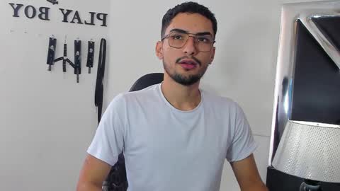 Snapshot of alekruizx chatting on 09.22.25 Alek online show from 09.22.25