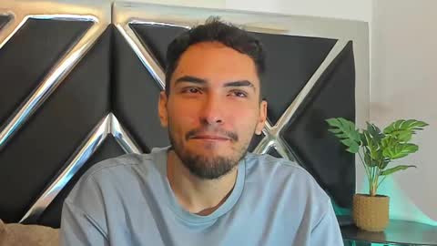 Snapshot of alekruizx chatting on 09.25.25 Alek online show from 09.25.25