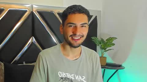 Snapshot of alekruizx chatting on 09.26.25 Alek online show from 09.26.25