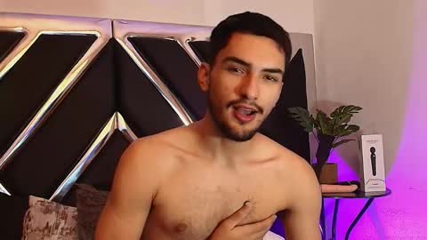 Snapshot of alekruizx chatting on 09.27.25 Alek online show from 09.27.25