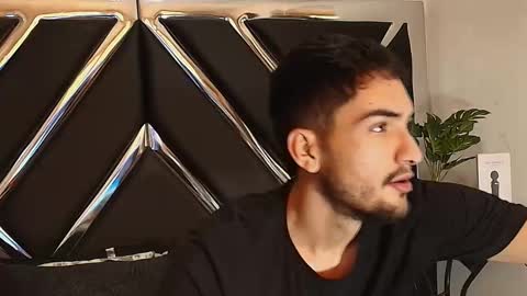 Snapshot of alekruizx chatting on 09.30.25 Alek online show from 09.30.25