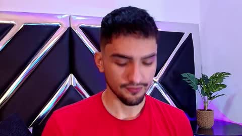 Snapshot of alekruizx chatting on 10.05.25 Alek online show from 10.05.25