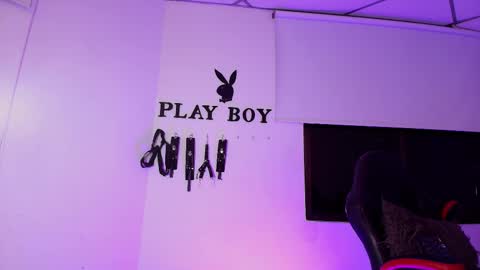 Snapshot of alekruizx chatting on 10.28.25 Alek online show from 10.28.25