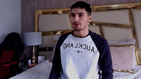 Snapshot of alekruizx chatting on 11.09.25 Alek online show from 11.09.25