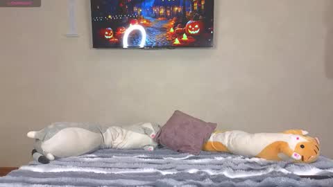 Alena online show from 10.31.25